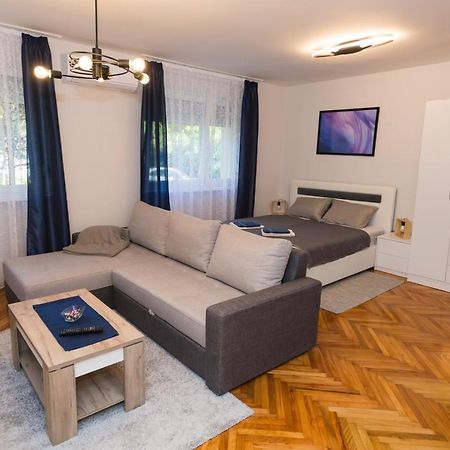 Apartman Studio Blue Суботица Экстерьер фото