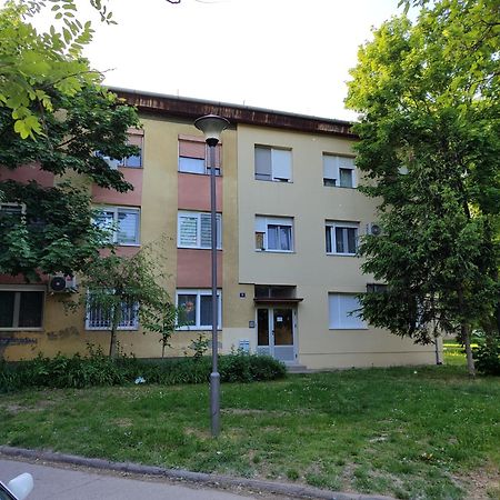 Apartman Studio Blue Суботица Экстерьер фото